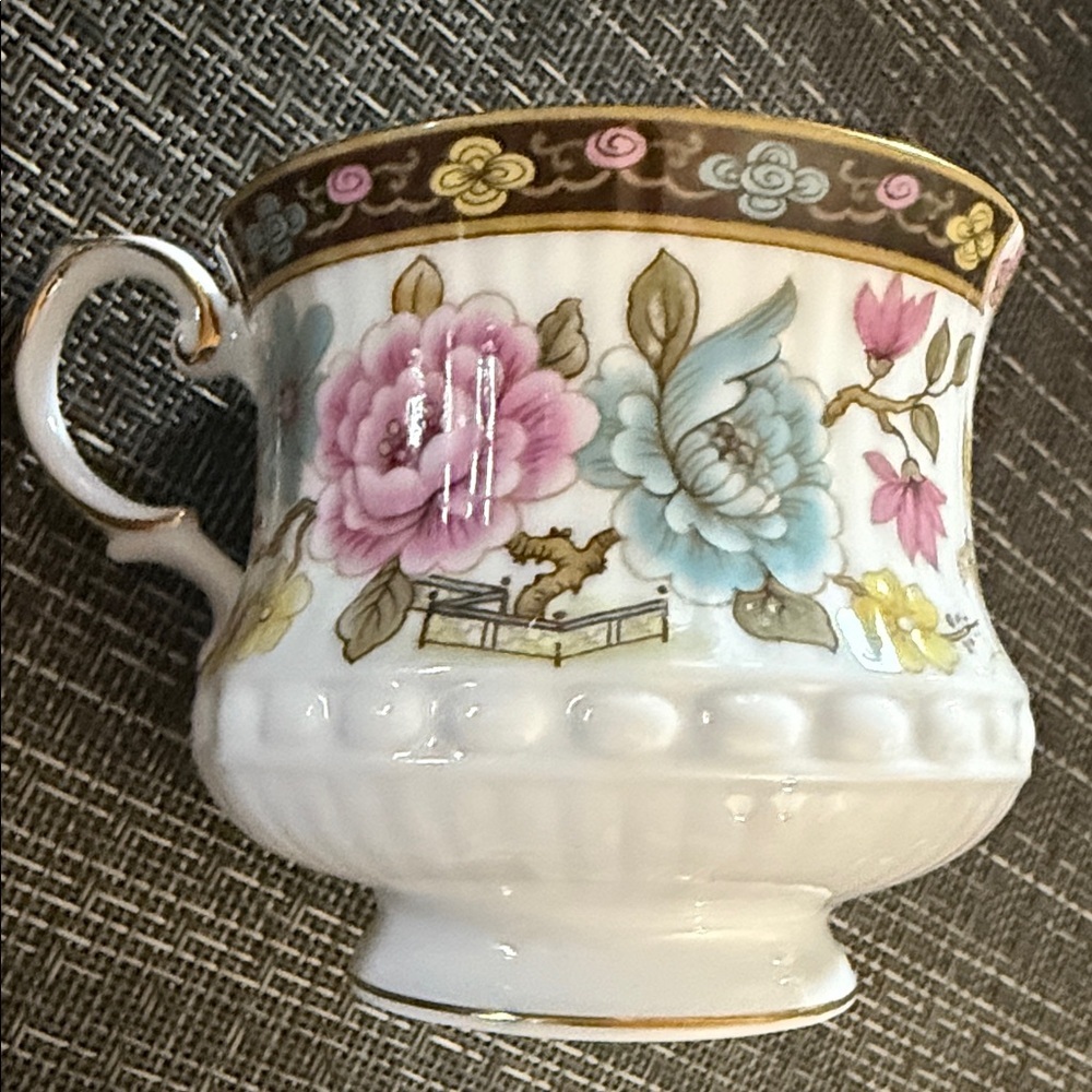 Queen’s Cathay Rosina China Co. Ltd. Fine Bone China Tea Cup & Saucer Set of 4 - Picture 9 of 13